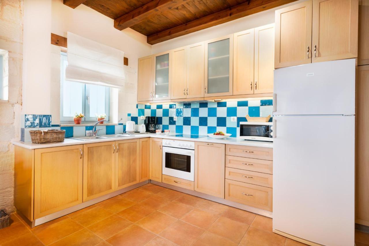 Beachfront Villa Turquoise With Private Pool, Bbq And Ping Pong Table Ханья Экстерьер фото