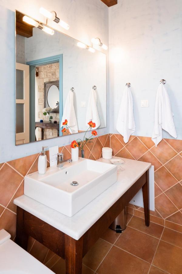 Beachfront Villa Turquoise With Private Pool, Bbq And Ping Pong Table Ханья Экстерьер фото